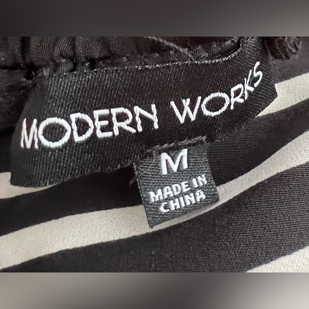✅🆕Modern Works wide leg pants - Picture 3 of 4